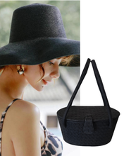 Vintage 1950s Black Textured Box Handbag